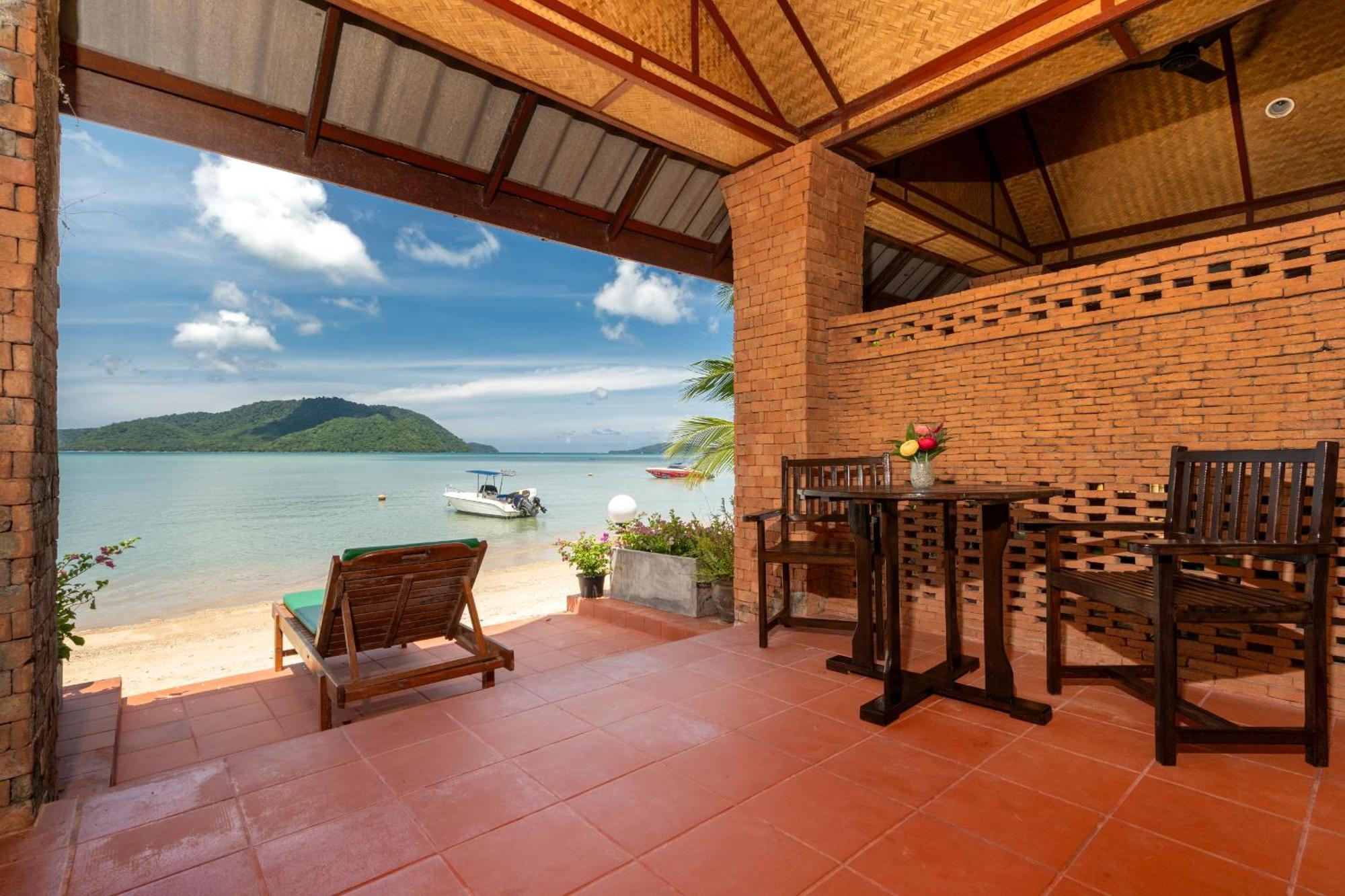 Friendship Beach Resort & Atmanjai Wellness Centre Rawai Luaran gambar