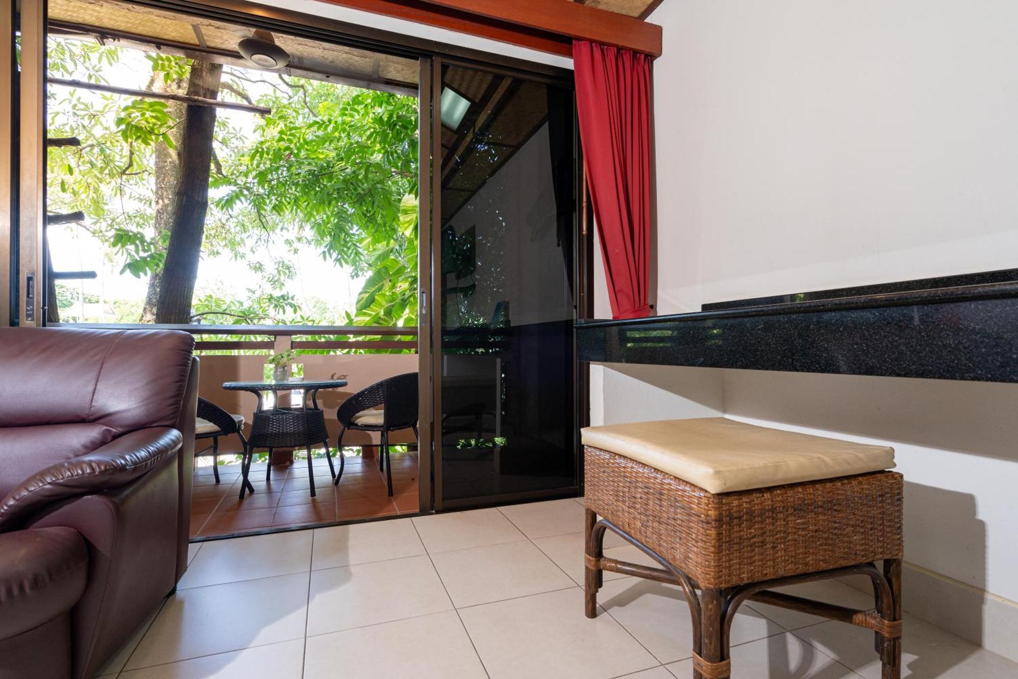 Friendship Beach Resort & Atmanjai Wellness Centre Rawai Bilik gambar